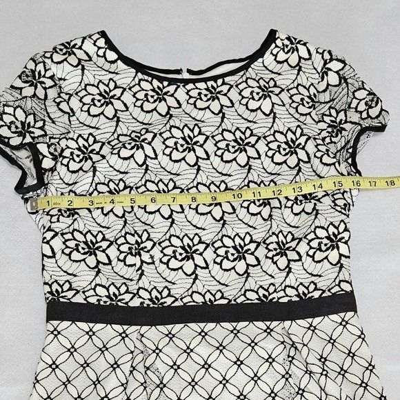 Adrianna‎ Papell A-line Dress Sz 6 Floral Lace Overlay Ivory Black Short Sleeve - Picture 5 of 13